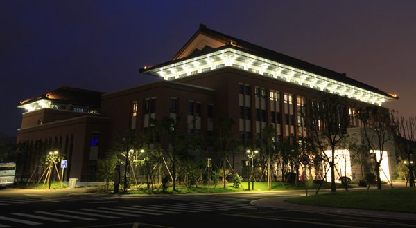 5ba89df85b4af.jpg 打造“现代化