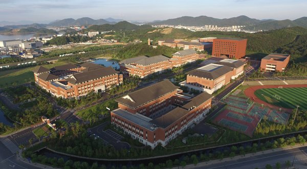 5ba89c1a68b0e.jpg 总建设面积近20万m2